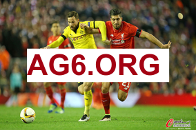 记者：库里赛后一瘸一拐表情痛苦，遭遇大腿挫伤仍坚持完赛